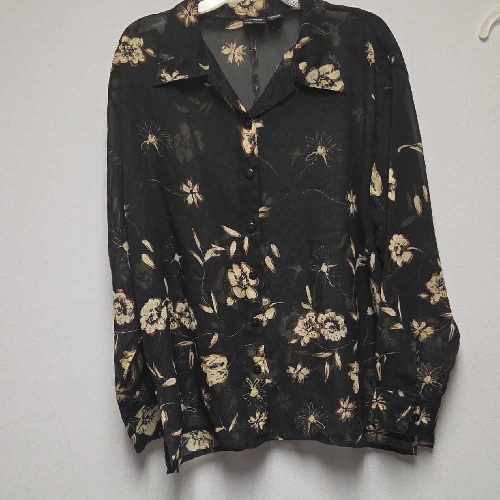 Chic Black Floral Blouse